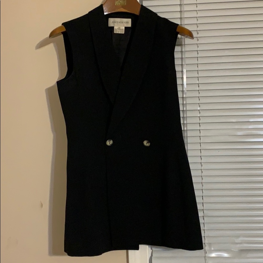 Sleeveless black button tunic size 12 Jones NY